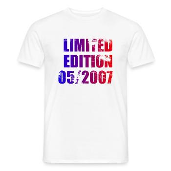 18ème Anniversaire Edition Limitée 05/2007 - T-shirt homme - blanc - Devant - AI Model Male 178 dark (178cm)