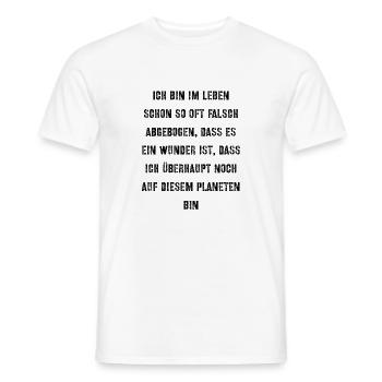T-Shirt "falsch abgebogen" - Männer T-Shirt - Weiß - Vorne - AI Model Male 178 dark (178cm)