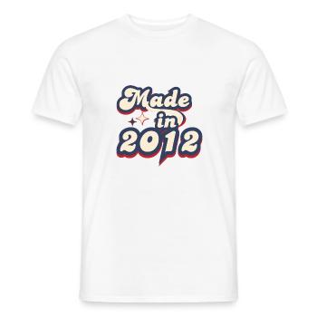 Hergestellt im Jahr 2012 retro - Männer T-Shirt - Weiß - Vorne - AI Model Male 178 dark (178cm)