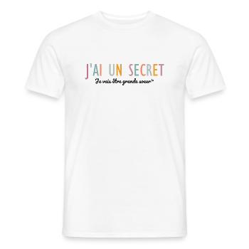 Ich habe ein Geheimnis, ich werde eine große Schwester sein - Männer T-Shirt - Weiß - Vorne - AI Model Male 178 dark (178cm)