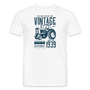 Tracteur Vintage Farmer Anniversaire Né En 1939 - T-shirt homme - blanc - Devant - AI Model Male 178 dark (178cm)