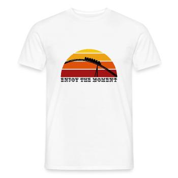 Genieße den Moment - Männer T-Shirt - Weiß - Vorne - AI Model Male 178 dark (178cm)