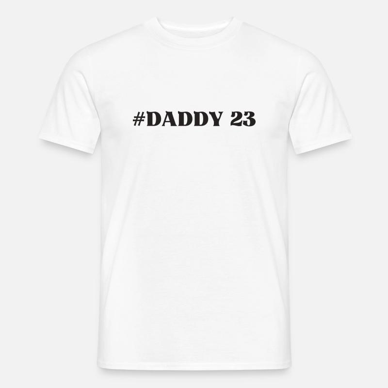 Daddy 23 Dad Papa - Männer T-Shirt - Weiß