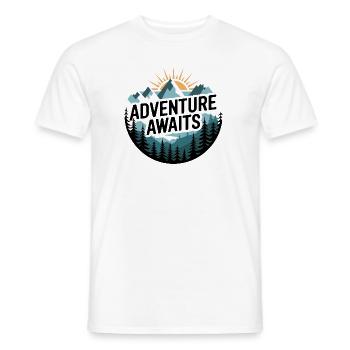 Adventure Awaits – Bergpanorama - Männer T-Shirt - Weiß - Vorne - AI Model Male 178 dark (178cm)