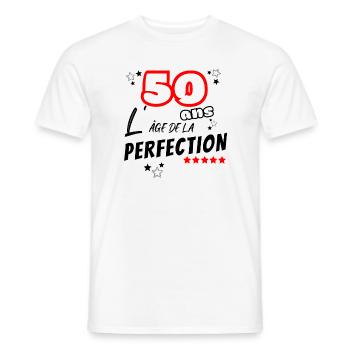 Humour Anniversaire 50 ans l'âge de la perfection - T-shirt homme - blanc - Devant - AI Model Male 178 dark (178cm)