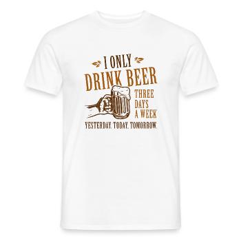 Ich trinke nur Bier - Männer T-Shirt - Weiß - Vorne - AI Model Male 178 dark (178cm)