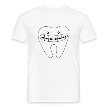 Zahnspangensmile - Männer T-Shirt - Weiß - Vorne - AI Model Male 178 dark (178cm)