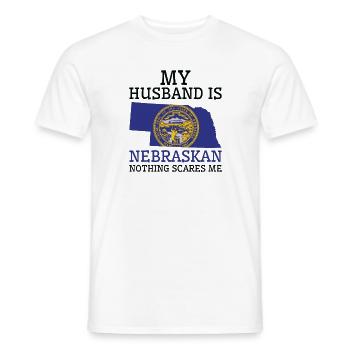 Nichts macht mir Angst Nebraskan Ehemann Nebraska - T-shirt homme - blanc - Devant - AI Model Male 178 dark (178cm)