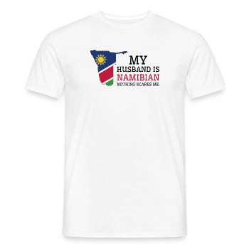 Nichts macht mir Angst Meine Frau ist Namibierin - Männer T-Shirt - Weiß - Vorne - AI Model Male 178 dark (178cm)