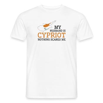 Rien ne me fait peur Ma femme est chypriote - T-shirt homme - blanc - Devant - AI Model Male 178 dark (178cm)