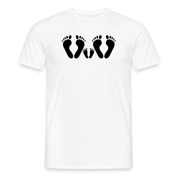 family feet - baby feet - Babyfüße im Bett - Men's T-Shirt - white - Front - AI Model Male 178 dark (178cm)