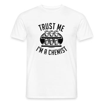 Vertrau mir, ich bin Chemiker - Männer T-Shirt - Weiß - Vorne - AI Model Male 178 dark (178cm)