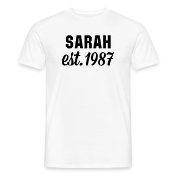Sarah est 1987 - Männer T-Shirt - Weiß - Vorne - AI Model Male 178 dark (178cm)