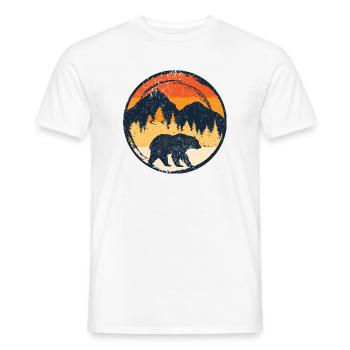 Bär bei Sonnenuntergang im Alpenkreis - Männer T-Shirt - Weiß - Vorne - AI Model Male 178 dark (178cm)
