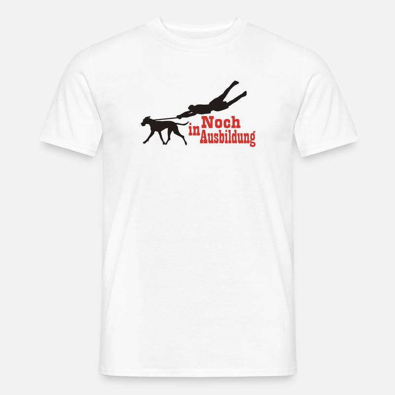 Noch in Ausbildung - Variante bis 2 Farben - Männer T-Shirt - Weiß