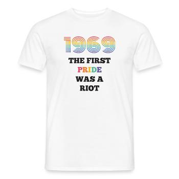 LGBT Pride Month - Die erste Pride war ein Aufruhr - Männer T-Shirt - Weiß - Vorne - AI Model Male 178 dark (178cm)