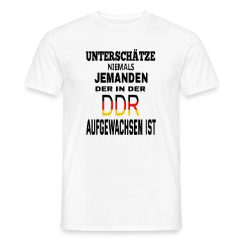 DDR Flag Design auf Kleidung - Männer T-Shirt - Weiß - Vorne - AI Model Male 178 dark (178cm)