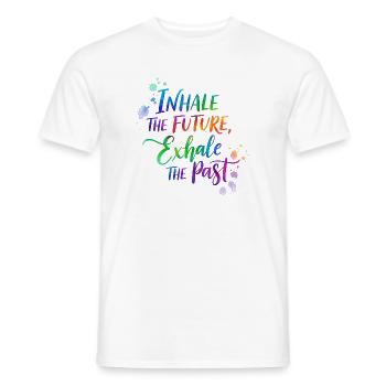 Inspirierendes Regenbogen-Kalligraphie-Design - Männer T-Shirt - Weiß - Vorne - AI Model Male 178 dark (178cm)