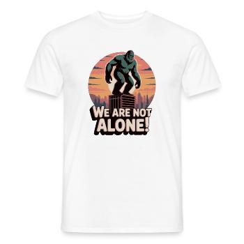 Giant Gorilla Urbane Utopische Kunst - Männer T-Shirt - Weiß - Vorne - AI Model Male 178 dark (178cm)