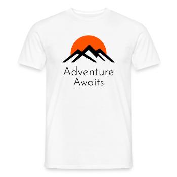 Adventure Awaits – Berge & Sonnenuntergang - Männer T-Shirt - Weiß - Vorne - AI Model Male 178 dark (178cm)