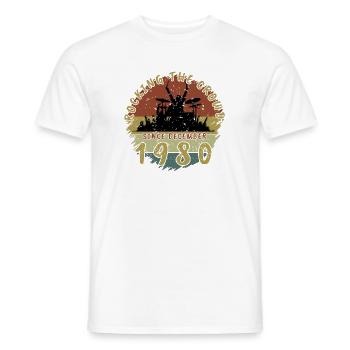 45e anniversaire Faire vibrer la foule DRM 12/1980 - T-shirt homme - blanc - Devant - AI Model Male 178 dark (178cm)