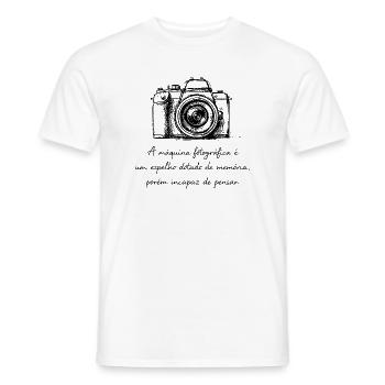 Fotografie jenseits der Techinique - Männer T-Shirt - Weiß - Vorne - AI Model Male 178 dark (178cm)