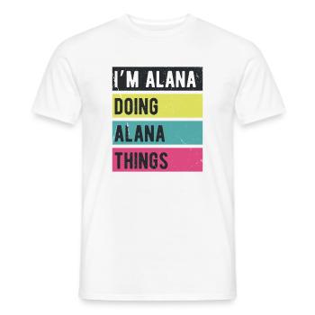 Ich bin Alana und mache Alana-Dinge in Retro-Farben - Männer T-Shirt - Weiß - Vorne - AI Model Male 178 dark (178cm)