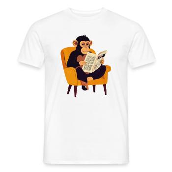 Affe liest Zeitung im Sessel lustiges Affen Motiv - Männer T-Shirt - Weiß - Vorne - AI Model Male 178 dark (178cm)