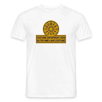 Zustand entspricht dem Alter lustige Auto Sprüche - Männer T-Shirt - Weiß - Vorne - AI Model Male 178 dark (178cm)