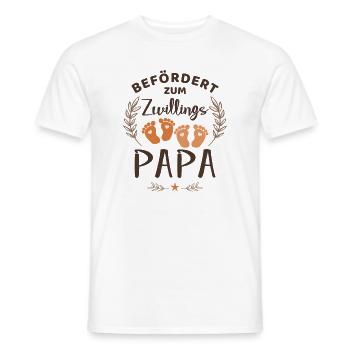 Befördert zum Zwillingspapa Papa von Zwillingen - Männer T-Shirt - Weiß - Vorne - AI Model Male 178 dark (178cm)