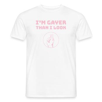 Je suis plus gay que j’en ai l’air - motif Amour du cœur - rose - T-shirt homme - blanc - Devant - AI Model Male 178 dark (178cm)