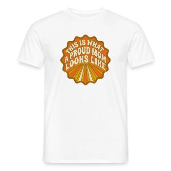 Proud Mom Look Retro-Abzeichen - Männer T-Shirt - Weiß - Vorne - AI Model Male 178 dark (178cm)