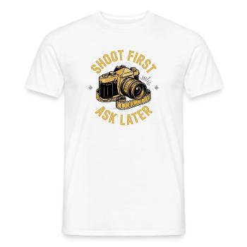 Shoot First Ask Later - T-shirt homme - blanc - Devant - AI Model Male 178 dark (178cm)