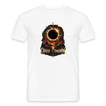 Chase the Shadow – Totale Sonnenfinsternis - Männer T-Shirt - Weiß - Vorne - AI Model Male 178 dark (178cm)