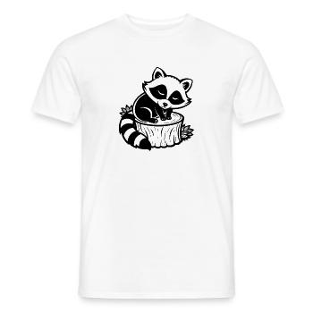 Baby-Waschbär schläft auf einem Baumstumpf - Männer T-Shirt - Weiß - Vorne - AI Model Male 178 dark (178cm)