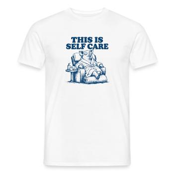 Selbstfürsorge-Bär in Entspannungsmodus - Männer T-Shirt - Weiß - Vorne - AI Model Male 178 dark (178cm)
