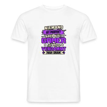 Niemand ist perfekt aber als Gamer - Männer T-Shirt - Weiß - Vorne - AI Model Male 178 dark (178cm)