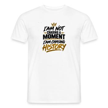 Der Geschichte nachjagen, keine Sekunde - Männer T-Shirt - Weiß - Vorne - AI Model Male 178 dark (178cm)