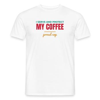 Ich bediene und beschütze meinen Kaffee-Polizisten - Männer T-Shirt - Weiß - Vorne - AI Model Male 178 dark (178cm)