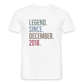 Legende seit Dezember 2018 - Männer T-Shirt - Weiß - Vorne - AI Model Male 178 dark (178cm)