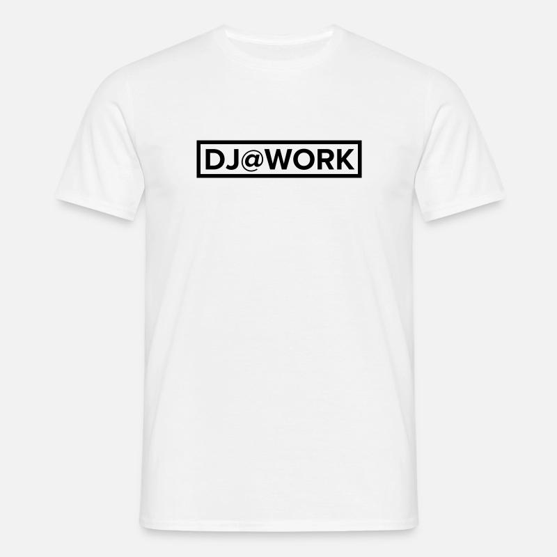 DJ at work - Männer T-Shirt - Weiß
