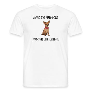 La vie est plus belle avec un chihuahua - T-shirt homme - blanc - Devant - AI Model Male 178 dark (178cm)