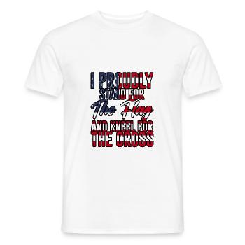 Je me tiens fièrement debout pour le drapeau Agenouillez-vous pour la croix 3 - T-shirt homme - blanc - Devant - AI Model Male 178 dark (178cm)