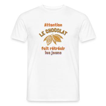 Attention, le chocolat fait rétrécir les jeans - T-shirt homme - blanc - Devant - AI Model Male 178 dark (178cm)