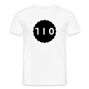 710 Deckel - Männer T-Shirt - Weiß - Vorne - AI Model Male 178 dark (178cm)