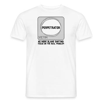 Keine Schuldzuweisungen mehr: Konzentrieren Sie sich auf das eigentliche Problem - Männer T-Shirt - Weiß - Vorne - AI Model Male 178 dark (178cm)