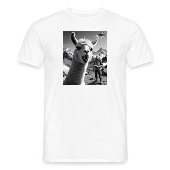 Lama macht ein Selfie in den Bergen mit Alien Ufo - Männer T-Shirt - Weiß - Vorne - AI Model Male 178 dark (178cm)