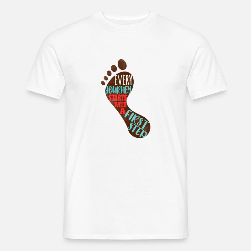 Jede Reise beginnt mit einem ersten Schritt - Männer T-Shirt - Weiß