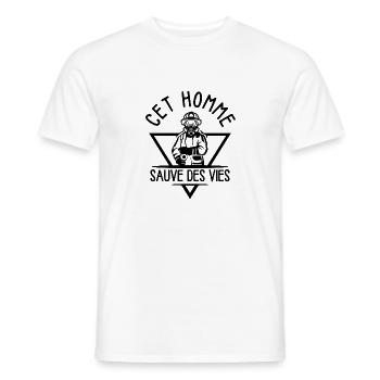 Cet homme sauve des vies pompier - T-shirt homme - blanc - Devant - AI Model Male 178 dark (178cm)