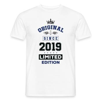 Anniversaire édition limitée 2019 - T-shirt homme - blanc - Devant - AI Model Male 178 dark (178cm)